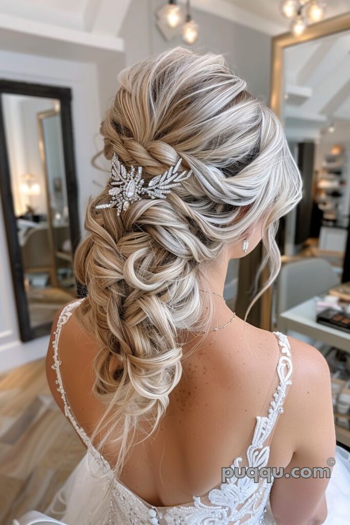 wedding-hairstyles-2024-17